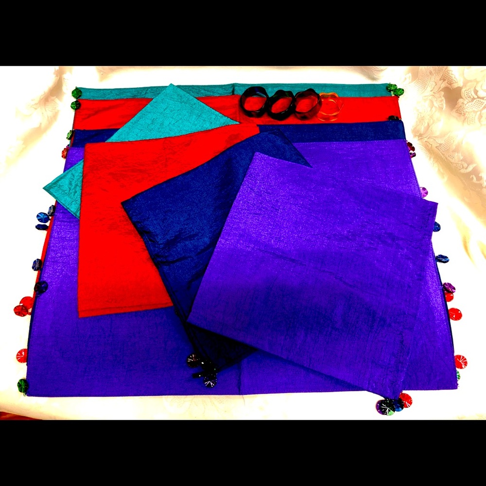 NEW! 8 pcs Placemats & Napkins Set w/ FREE Napkin Rings